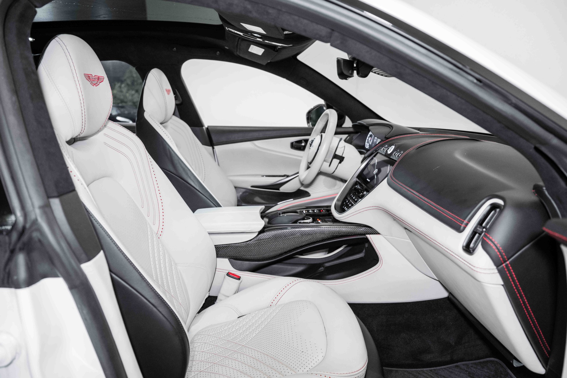 Aston Martin Dbx Interior White