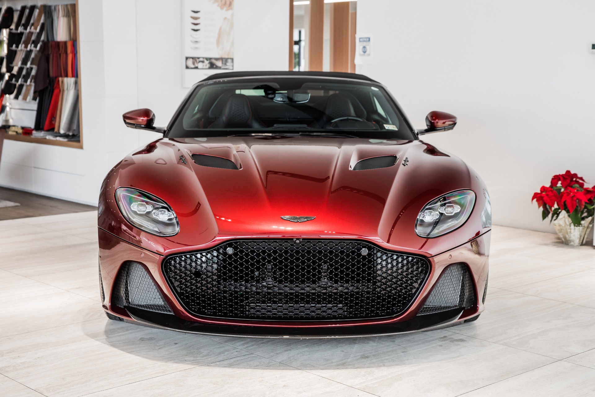 ABC Brianza製　アストン・マーティン　DBSコンセプトモデル　レッド アストンマーティン 限定車「DBS GT ザガート」のデザイン発表