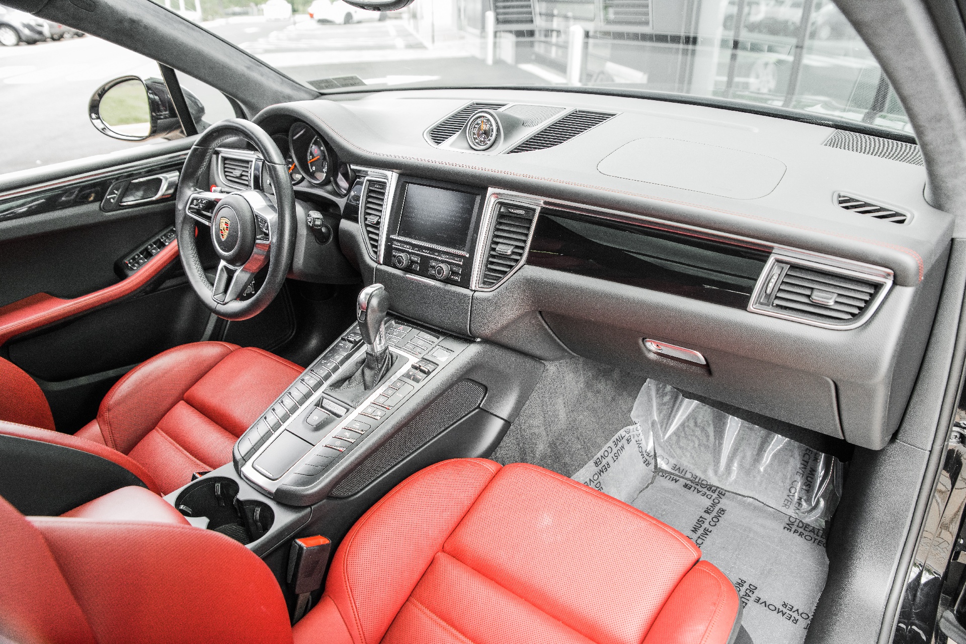 Macan2016様 Used-2016-Porsche-Macan-Turbo-