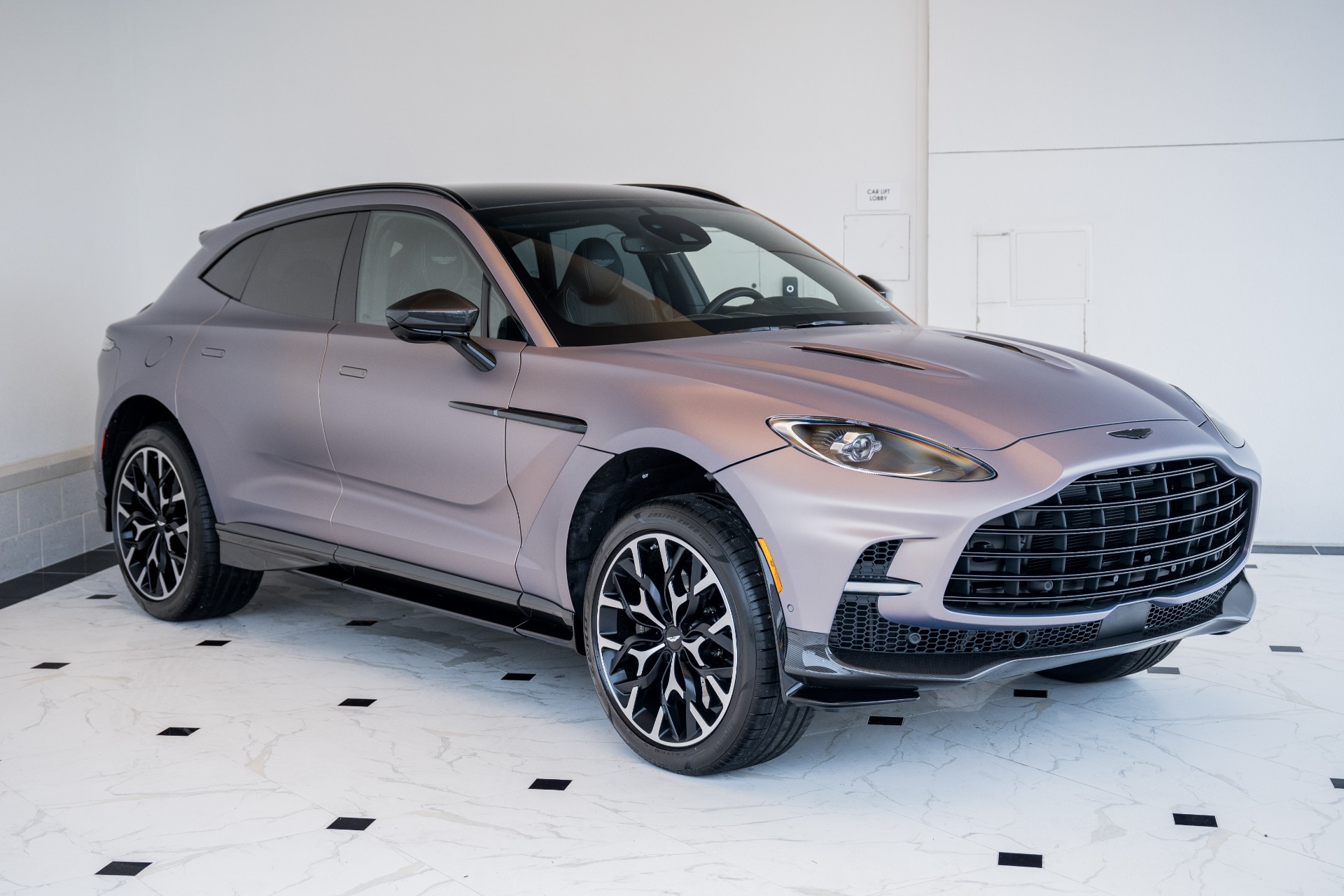 New-2023-Aston-Martin-DBX-707-
