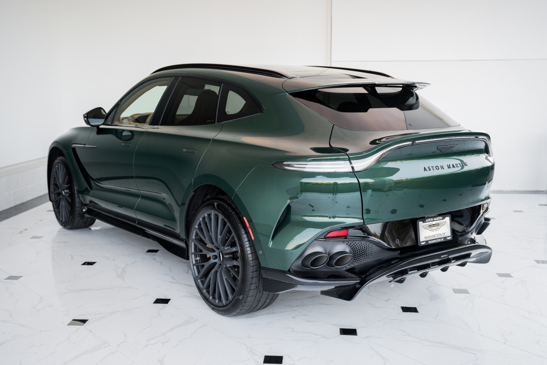 dbx 
DI4 4chダイレクトボックス/ラインミキサー New 2023 Aston Martin DBX 707 For Sale (Sold) | Aston Martin