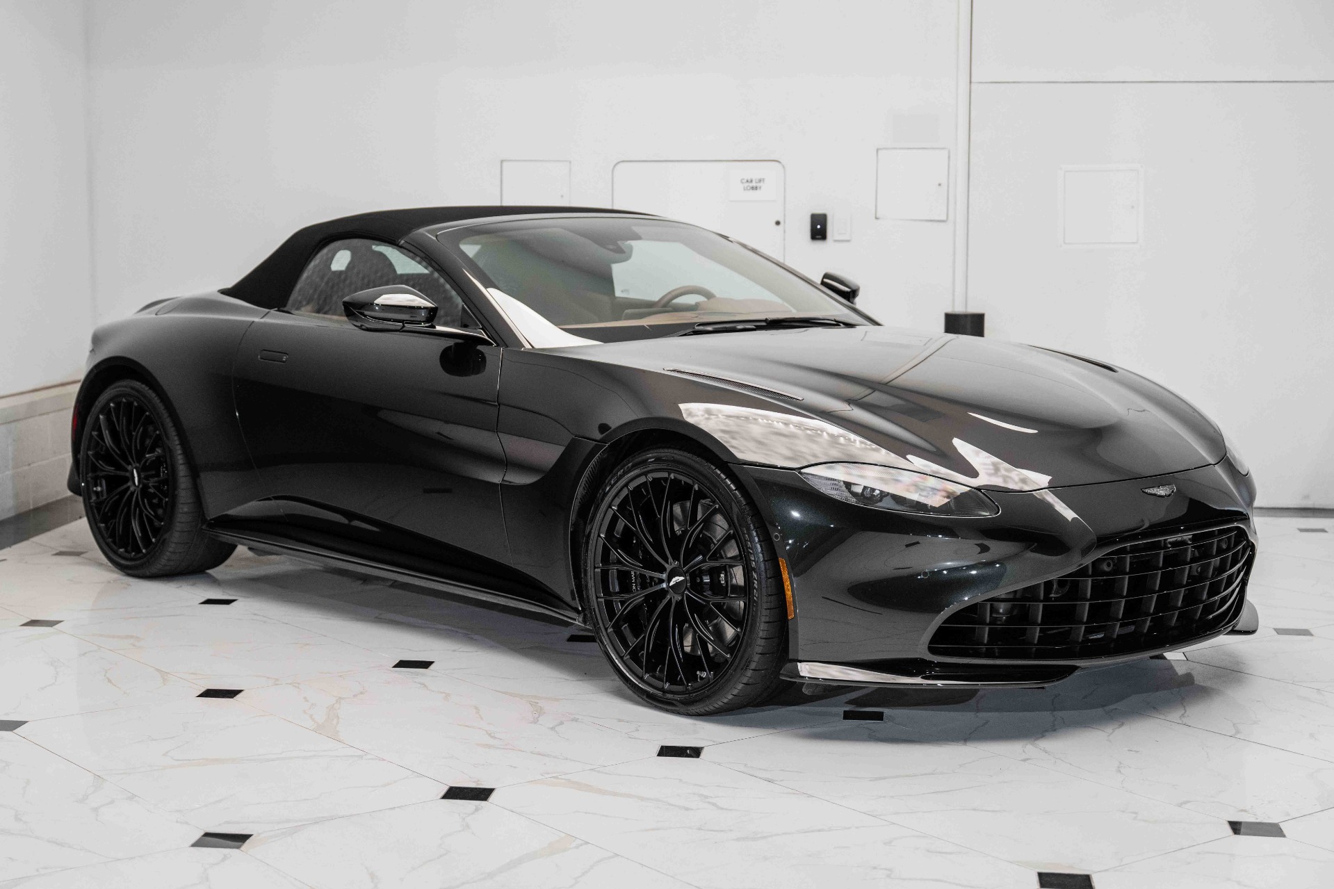 新車外し Aston Martin Vantage Display Unit 新車外し Aston Martin
